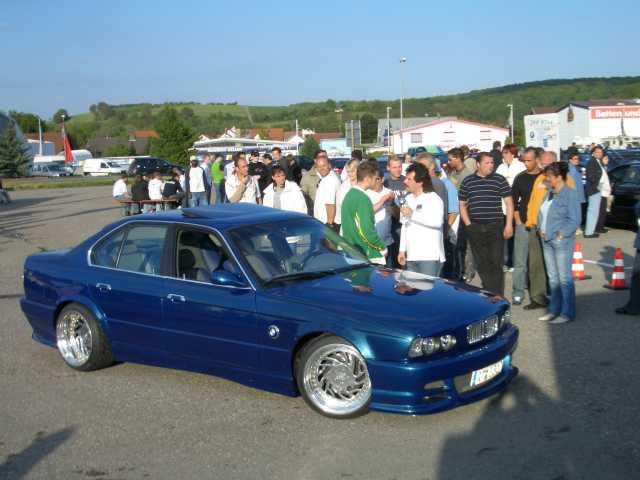 E34blu.jpg